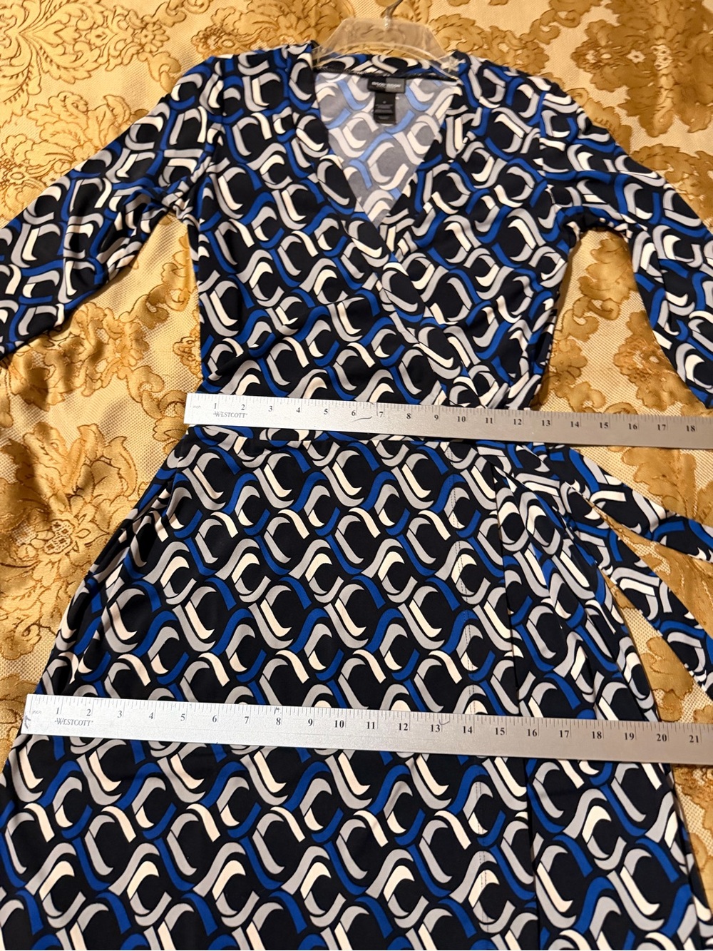 Bisou Bisou Knit Wrap Dress, Black Blue White, Long Sleeve, Tie at Waist, Sz 4 - Picture 15 of 16
